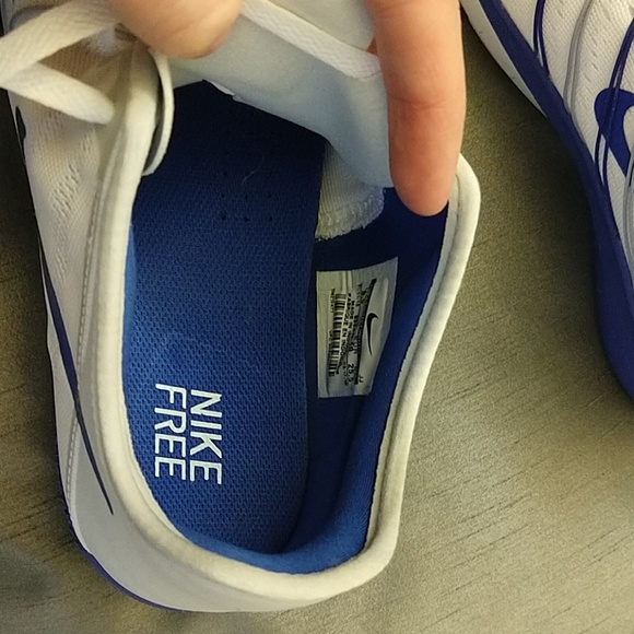 NEW $120 NIKE womens size 8.5 white sneakers shoes - Picture 4 of 6